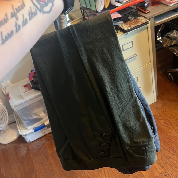 Dress pants - Picture 2 of 2